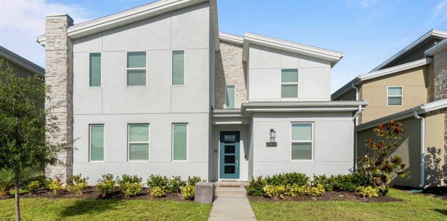House in Kissimmee, Florida 8 bedrooms, 398.46 sq.m. № 2104178