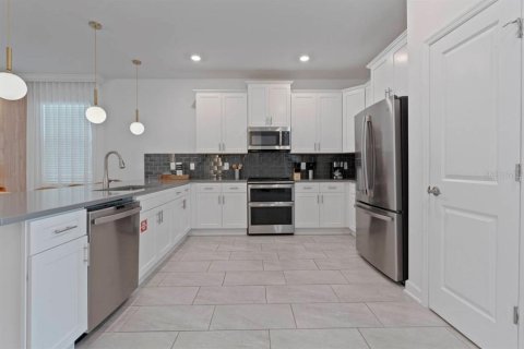 House in Kissimmee, Florida 8 bedrooms, 398.46 sq.m. № 2104178 - photo 9