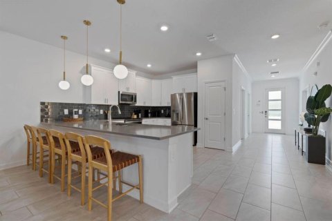 House in Kissimmee, Florida 8 bedrooms, 398.46 sq.m. № 2104178 - photo 7