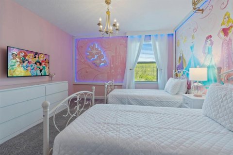 House in Kissimmee, Florida 8 bedrooms, 398.46 sq.m. № 2104178 - photo 17