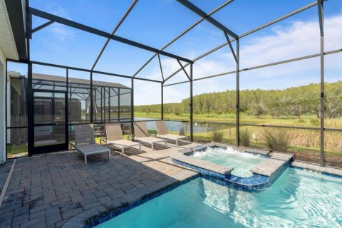 House in Kissimmee, Florida 8 bedrooms, 398.46 sq.m. № 2104178 - photo 12