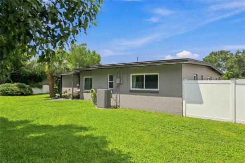 House in Orlando, Florida 3 bedrooms, 124.86 sq.m. № 2399459 - photo 27