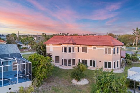 Villa ou maison à vendre à Port Charlotte, Floride: 5 chambres, 342.07 m2 № 1635180 - photo 10