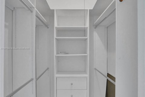 Casa en alquiler en Surfside, Florida, 3 dormitorios, 157.28 m2 № 2054663 - foto 24