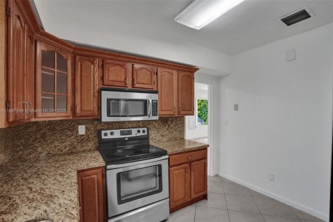 Casa en alquiler en Surfside, Florida, 3 dormitorios, 157.28 m2 № 2054663 - foto 10