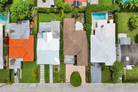 Casa en alquiler en Surfside, Florida, 3 dormitorios, 157.28 m2 № 2054663 - foto 3