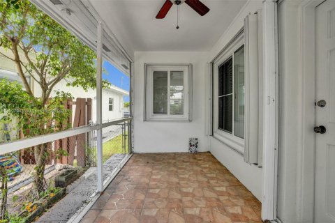 Casa en alquiler en Surfside, Florida, 3 dormitorios, 157.28 m2 № 2054663 - foto 26