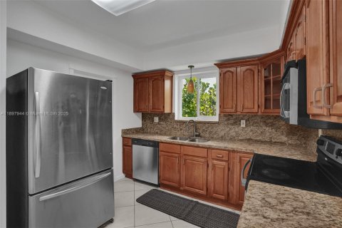 Casa en alquiler en Surfside, Florida, 3 dormitorios, 157.28 m2 № 2054663 - foto 7