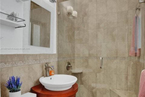 Casa en alquiler en Surfside, Florida, 3 dormitorios, 157.28 m2 № 2054663 - foto 23