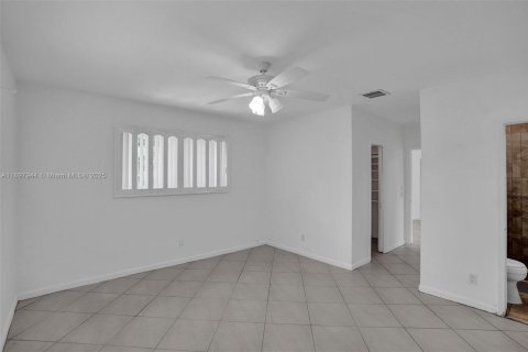Casa en alquiler en Surfside, Florida, 3 dormitorios, 157.28 m2 № 2054663 - foto 21