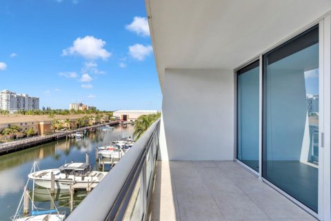 Купить кондоминиум в Авентура, Флорида 2 спальни, 144.18м2, № 1958122 - фото 29