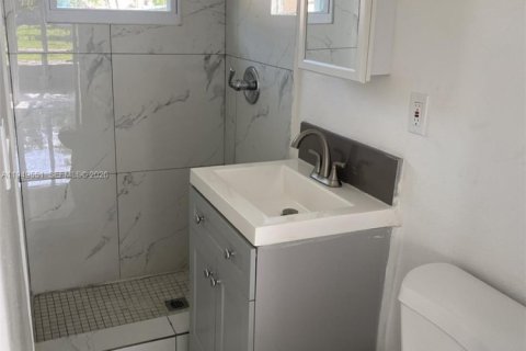 Снять в аренду квартиру в Холливуд, Флорида 175.49м2, № 2004993 - фото 3