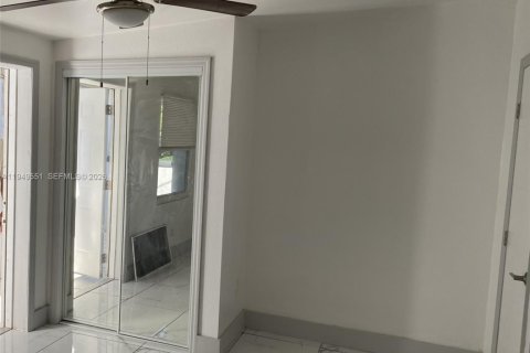 Снять в аренду квартиру в Холливуд, Флорида 175.49м2, № 2004993 - фото 4