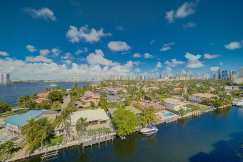 Condo in North Miami Beach, Florida, 1 bedroom  № 1980567 - photo 21