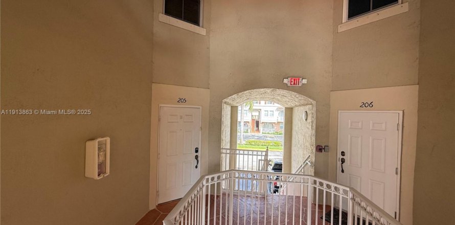 Condo à Miami, Floride, 3 chambres № 1968951