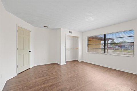 Casa en venta en Zephyrhills, Florida, 3 dormitorios, 124.86 m2 № 1681704 - foto 23