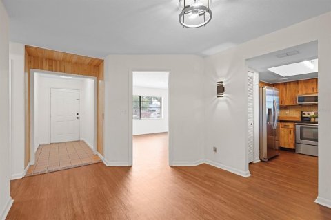 Casa en venta en Zephyrhills, Florida, 3 dormitorios, 124.86 m2 № 1681704 - foto 5