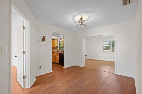 Casa en venta en Zephyrhills, Florida, 3 dormitorios, 124.86 m2 № 1681704 - foto 4