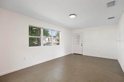Casa en venta en Zephyrhills, Florida, 3 dormitorios, 124.86 m2 № 1681704 - foto 11