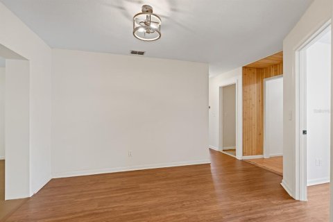 Casa en venta en Zephyrhills, Florida, 3 dormitorios, 124.86 m2 № 1681704 - foto 6