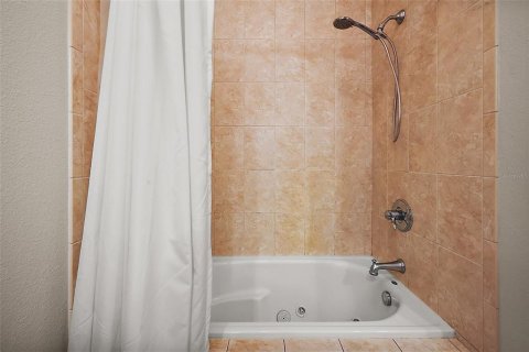 Casa en venta en Lady Lake, Florida, 3 dormitorios, 267.56 m2 № 1775390 - foto 22