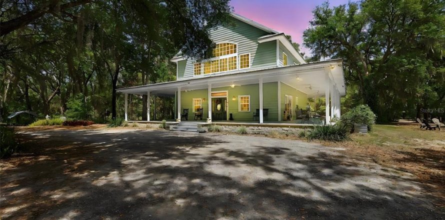 Casa en Lady Lake, Florida 3 dormitorios, 267.56 m2 № 1775390