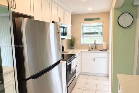 Купить кондоминиум в Холливуд, Флорида 1 спальня, 66.89м2, № 2042927 - фото 4