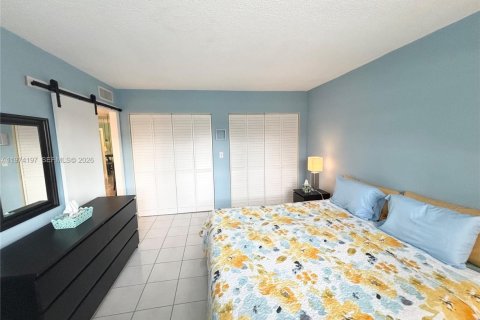 Купить кондоминиум в Холливуд, Флорида 1 спальня, 66.89м2, № 2042927 - фото 6