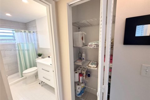 Купить кондоминиум в Холливуд, Флорида 1 спальня, 66.89м2, № 2042927 - фото 9