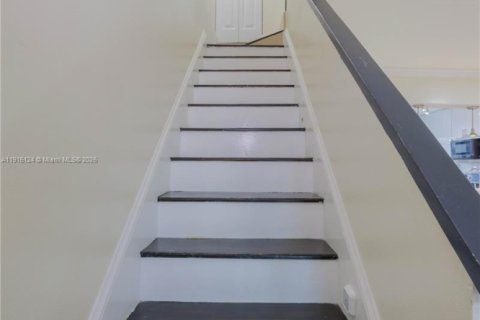 Снять в аренду таунхаус в Санрайз, Флорида 2 спальни, 95.5м2, № 2034624 - фото 9