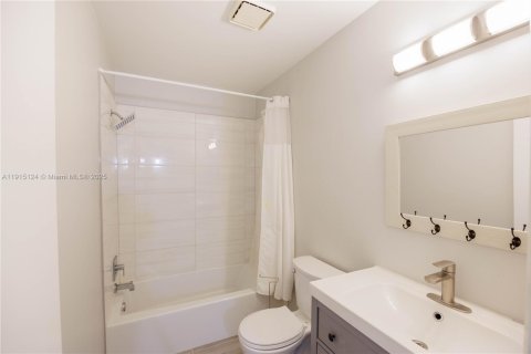 Снять в аренду таунхаус в Санрайз, Флорида 2 спальни, 95.5м2, № 2034624 - фото 15