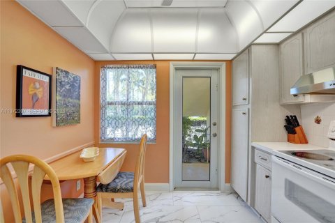 Condominio en venta en Hallandale Beach, Florida, 2 dormitorios, 120.77 m2 № 2033546 - foto 14