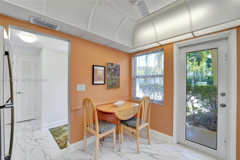 Condominio en venta en Hallandale Beach, Florida, 2 dormitorios, 120.77 m2 № 2033546 - foto 15