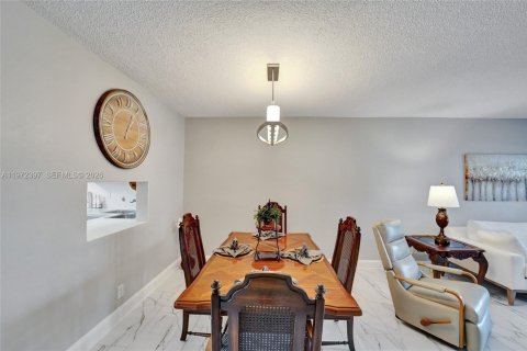 Condominio en venta en Hallandale Beach, Florida, 2 dormitorios, 120.77 m2 № 2033546 - foto 18