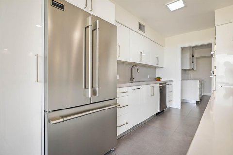 Condo in Riviera Beach, Florida, 2 bedrooms  № 2429703 - photo 13