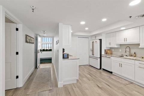 Copropriété à vendre à Daytona Beach Shores, Floride: 2 chambres, 128.21 m2 № 1685284 - photo 12