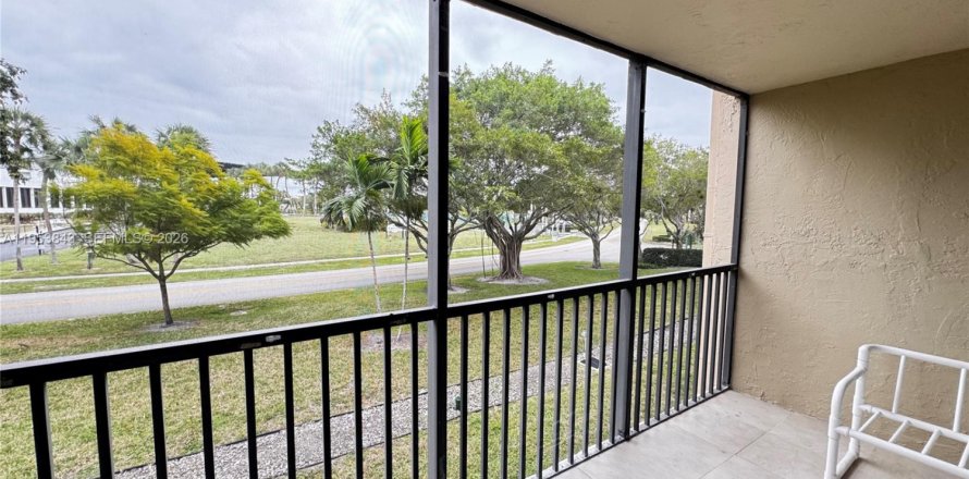 Кондоминиум с 2 спальнями в Лодерхилл, Флорида № 2008216