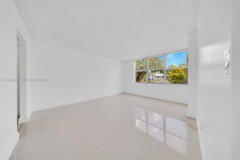 Снять в аренду кондоминиум в Лодерхилл, Флорида 2 спальни, 102.19м2, № 2008216 - фото 18