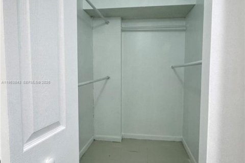 Снять в аренду кондоминиум в Лодерхилл, Флорида 2 спальни, 102.19м2, № 2008216 - фото 15