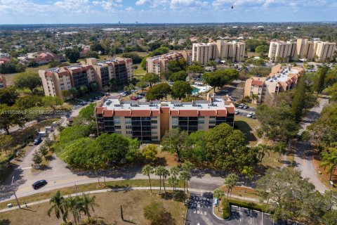 Снять в аренду кондоминиум в Лодерхилл, Флорида 2 спальни, 102.19м2, № 2008216 - фото 27