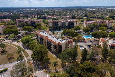 Снять в аренду кондоминиум в Лодерхилл, Флорида 2 спальни, 102.19м2, № 2008216 - фото 28