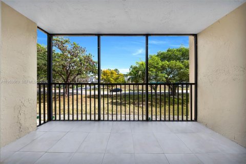 Снять в аренду кондоминиум в Лодерхилл, Флорида 2 спальни, 102.19м2, № 2008216 - фото 23