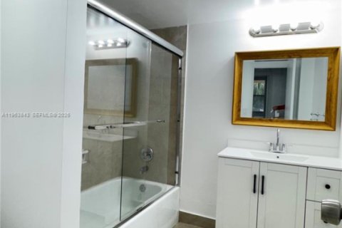 Снять в аренду кондоминиум в Лодерхилл, Флорида 2 спальни, 102.19м2, № 2008216 - фото 11