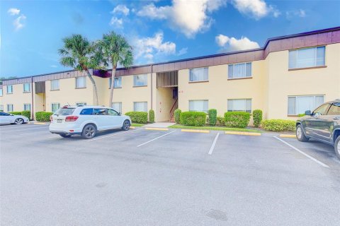 Condominio en alquiler en Clearwater, Florida, 2 dormitorios, 85.66 m2 № 1762137 - foto 1