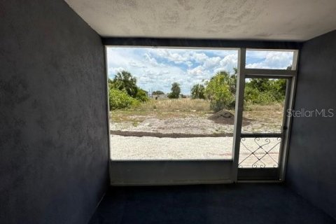 Immobilier commercial à vendre à Punta Gorda, Floride: 4 chambres, 194.72 m2 № 2094498 - photo 23