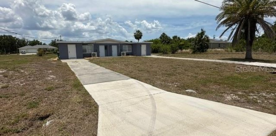 Immobilier commercial à Punta Gorda, Floride 4 chambres, 194.72 m2 № 2094498