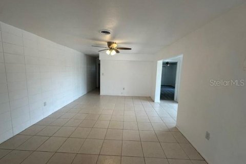Immobilier commercial à vendre à Punta Gorda, Floride: 4 chambres, 194.72 m2 № 2094498 - photo 16