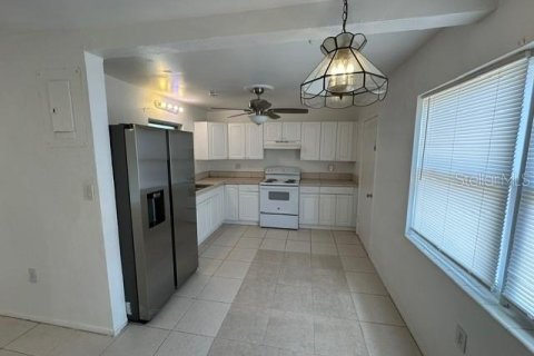 Immobilier commercial à vendre à Punta Gorda, Floride: 4 chambres, 194.72 m2 № 2094498 - photo 15