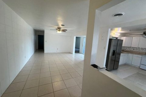 Immobilier commercial à vendre à Punta Gorda, Floride: 4 chambres, 194.72 m2 № 2094498 - photo 14