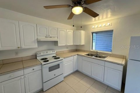 Immobilier commercial à vendre à Punta Gorda, Floride: 4 chambres, 194.72 m2 № 2094498 - photo 5
